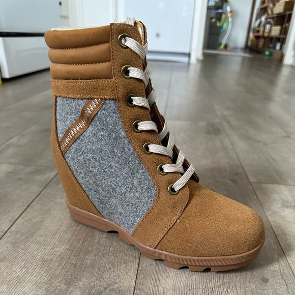 Serra Wedge Hiking Bootie Cow Suede Leather Tan/Gray Womens Size 8 Never Worn - Picture 5 of 14